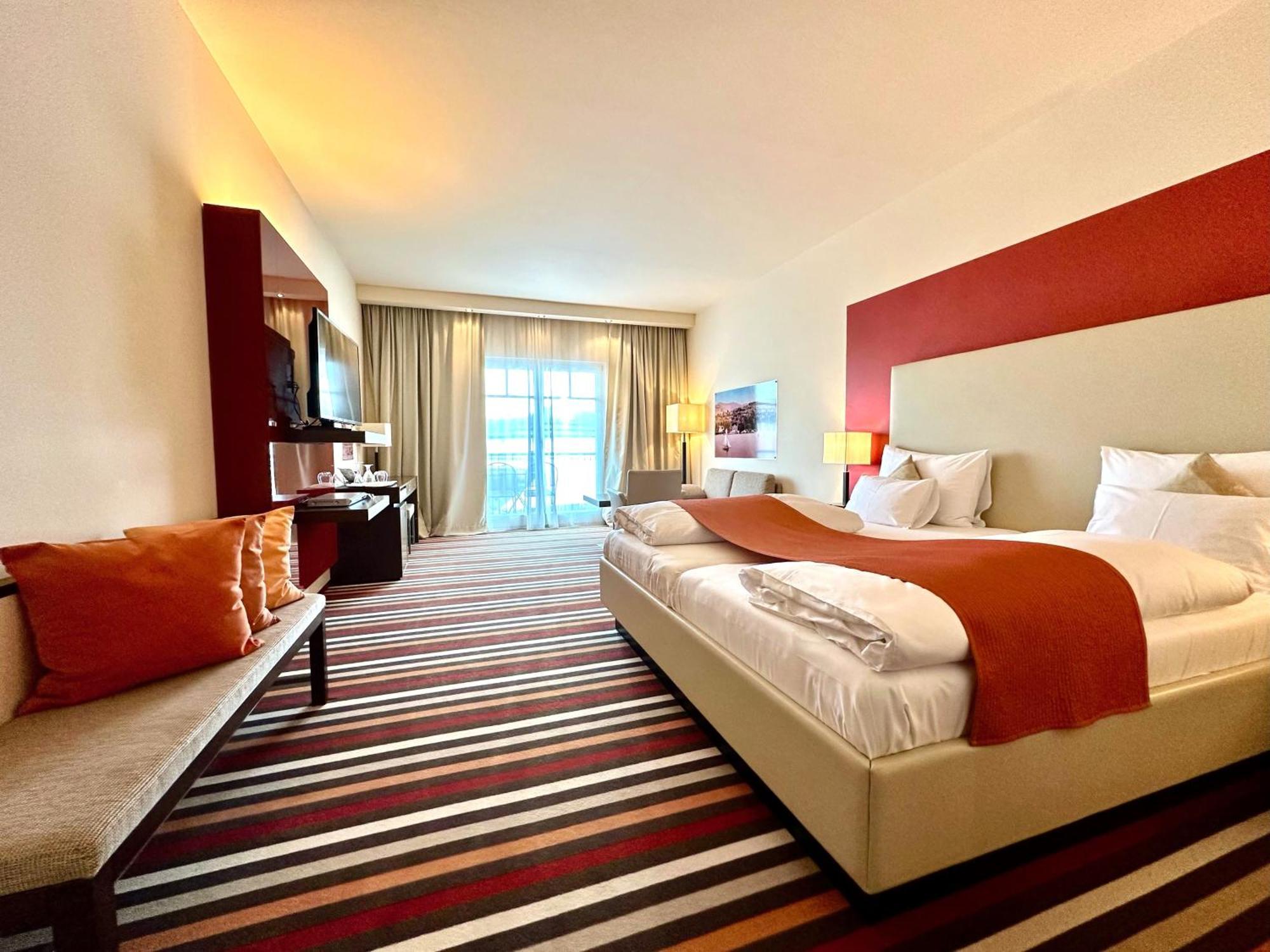 Casinohotel Velden Velden am Wörthersee Eksteriør billede